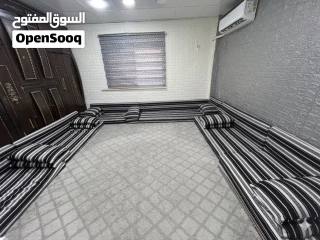 طقم قعدة أرضية وسجادة وبرداية كاملين للبيع مستعمل