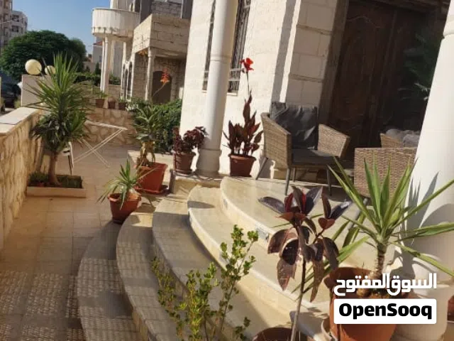 360 m2 More than 6 bedrooms Townhouse for Sale in Zarqa Madinet El Sharq