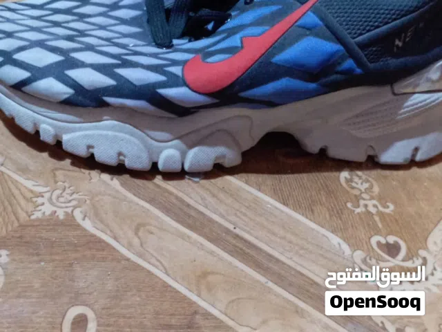 السلام عليكم احذيه قديمة غير مستخدمه عدد كبير رجالي ونساي شبابي أطفالي بناتي أحجام مختلفة سعر بيع شع