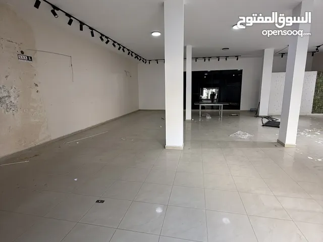 صاله للإيجار الموقع الحشان سوق الجمعه ع رئيسي 3 سرانتي