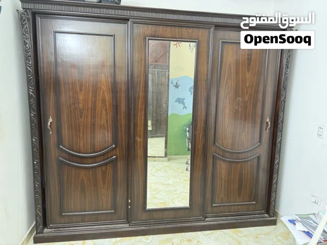 دولاب خشب زان قشرة طبيعي – 3 ضلف + مرايا – حالة ممتازة