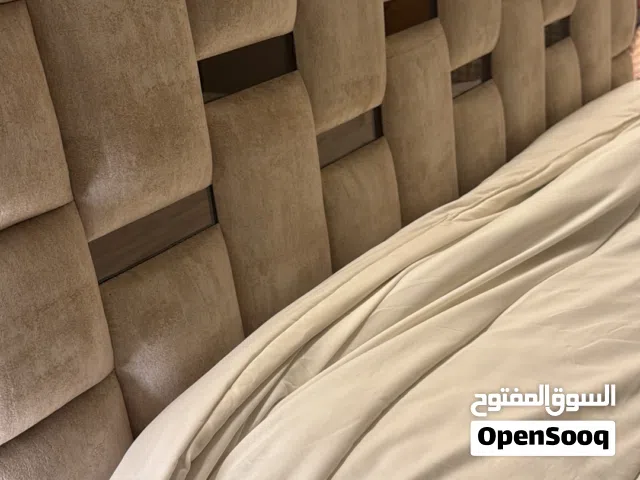 سرير للبيع بحاله جيده