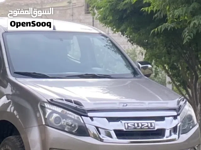 2014 ايسوزو D-ماكس LS