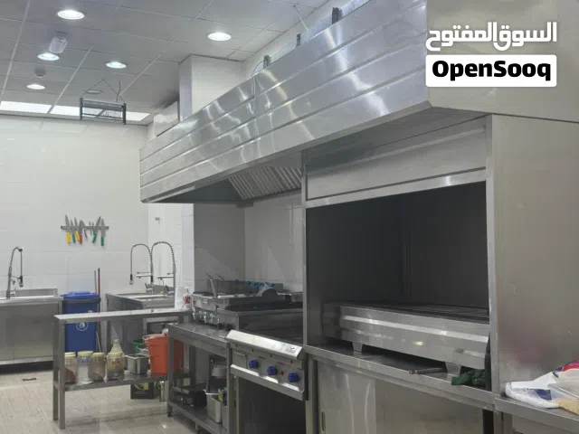 مقهى وجبات سريعة (اختصاص برجر ومشاوي) في موقع مميز بالعامرات في سوق السادسة!