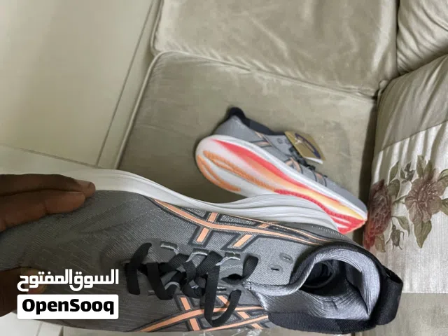 جوتي رياضي اصلي حق جري