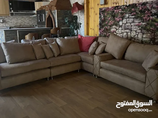 323 m2 4 Bedrooms Apartments for Sale in Amman Khalda