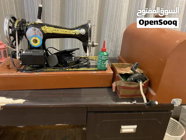 ماكينة خياطة