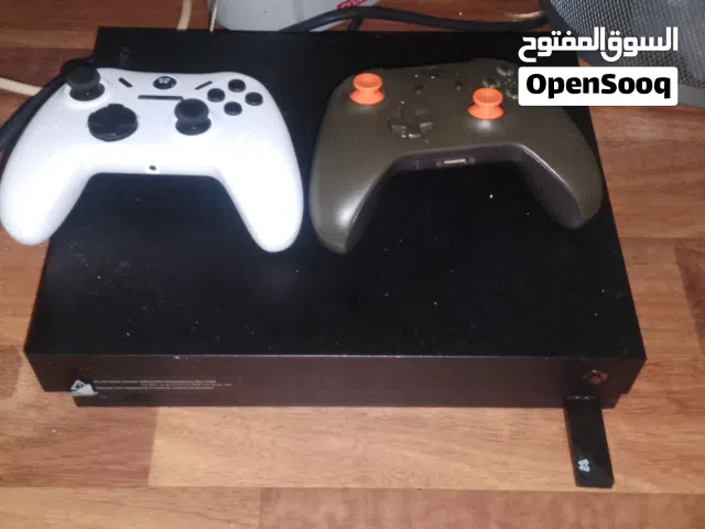 للبيع Xboxone sx مع قيرين و كل اغراضها شغلها مافيه شي معه فيفا 26 للتواصل فقط واتساب