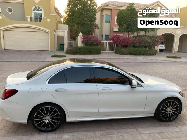 Mercedes Benz C200 GCC - Lady Driven
