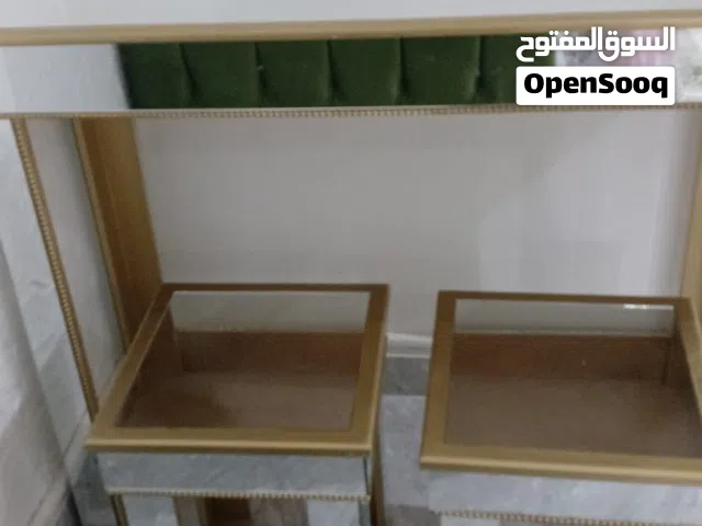 للبيع عدد 6 طاولات