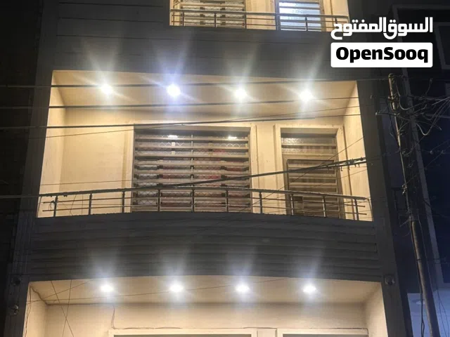 دار للبيع في حي السلام الحرية مقابل هياكل الغزالية ثلاث طوابق