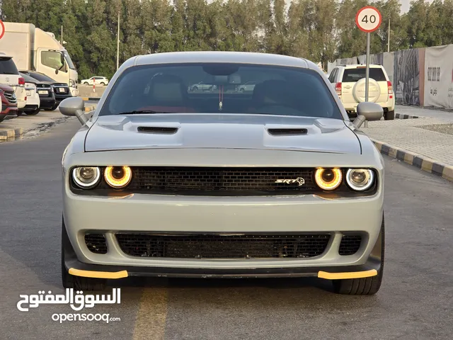 دودج تشالنجر 2020 بحاله ممتازه وارد امريكي جاهزه للتسجيل والاستخدام عليها كيت SRT