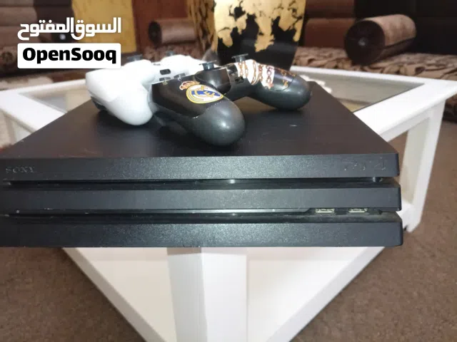 بلايستيشن 4برو مهكر اصدار 9.00 وفيه باقه10العاب تشمل لعبة فيفا26 وقراند5 /والبلايستشن  معاه2يد اصليه