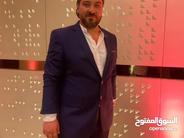 مدير تنفيذي واستشاري اداري وتشغيلي وتطويري وإنمائي وتدريبي وتاسيسي للشركات والمصانع