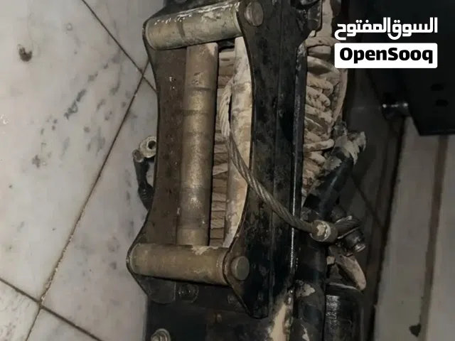 لاندكروزر موديل 2000