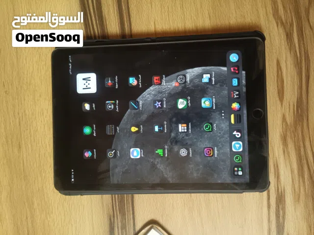 ايباد 9 كامل ملحقاتها وياه قطعه مو موجوده بكل مكان الجهاز ما صار له هوايه يمي 5 اشهر تقريبا