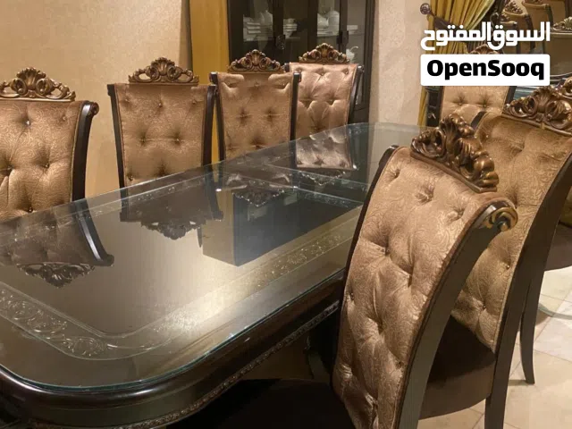 طاولة طعام