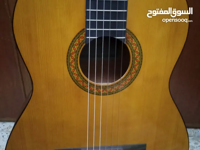 جيتار كلاسيك yamaha cm40 أصلي إستعمال خفيف gytar yamaha cm40