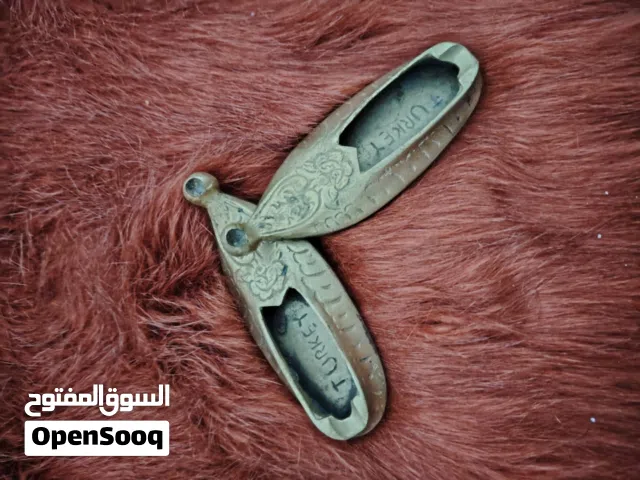 طفاية سجائر مصنوعة من النحاس