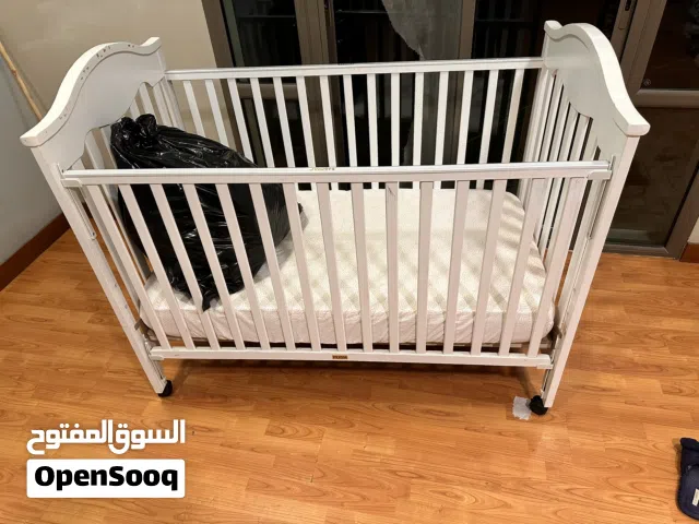 سرير اطفال