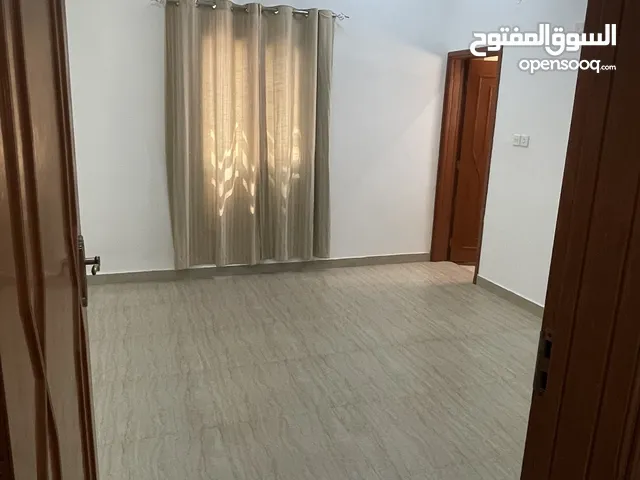 شقة للايجار العامرات المحج flat for rent