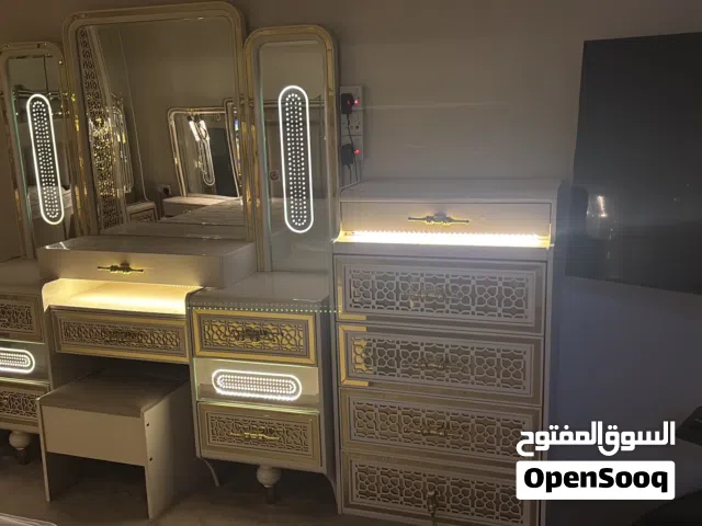 غرفة نوم ممتازه شبه جديده نظيفة جدا