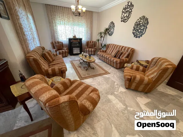 عفش غرفة ضيوف شبه جديد للبيع