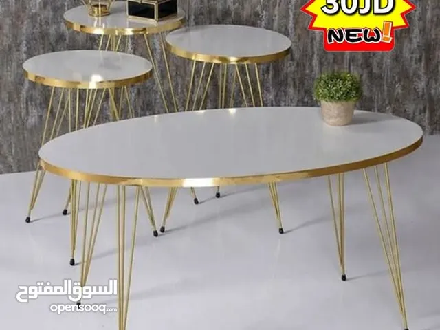 طاولة شاشه وطاولات وسط
