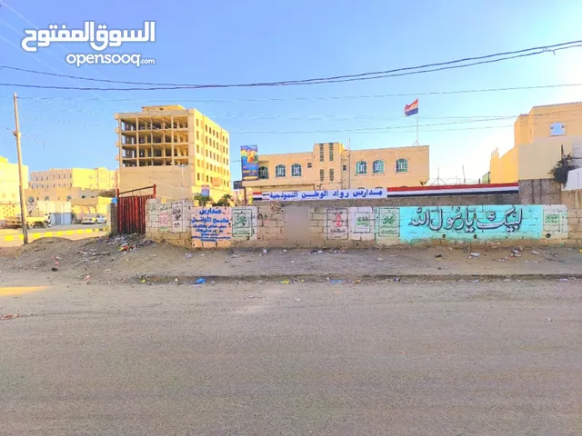 حوش 30لبنه للإيجار _ شارع 24 الخمسين بيت بوس _ ايجار سنوي _ من يريد الاستئجار يتواصل ..ٕ............