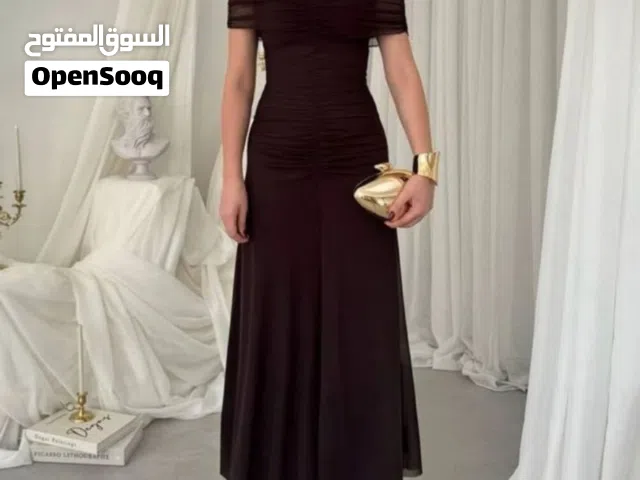 فستان سهرة بني غامق