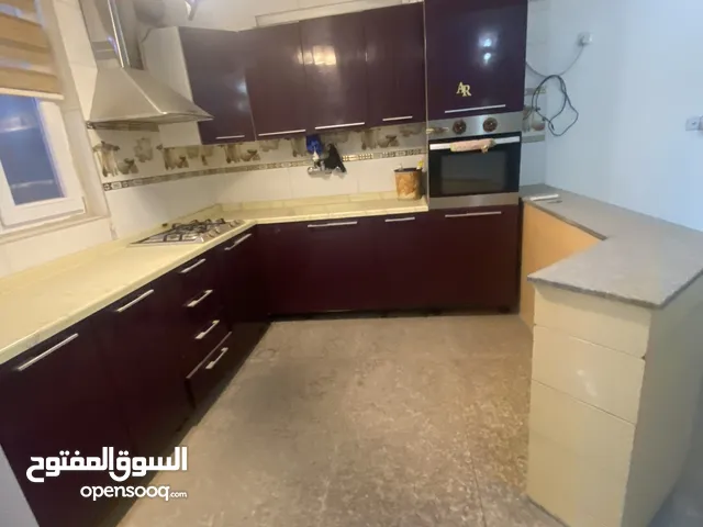 96m2 3 Bedrooms Townhouse for Sale in Baghdad Falastin St