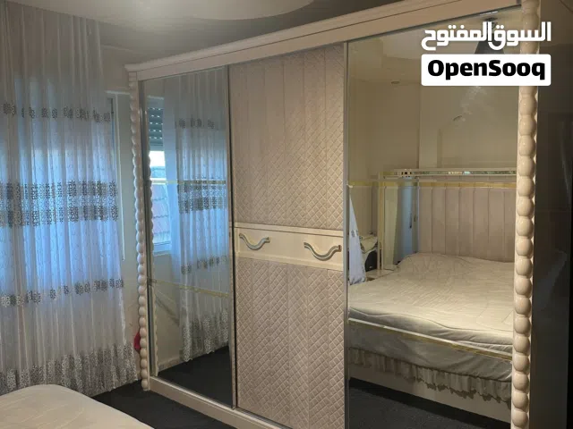 غرفة نوم للبيع بحالة ممتازة نظيفة ومُحافظة عليها، جاهزة للاستخدام مباشرة. سبب البيع التغيير والتجديد