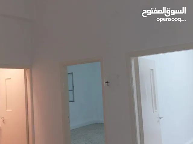 شقة ط. ارضي للايجار حي رمزي