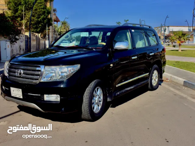 تويوتا لاند كروز لون اسود موديل 11