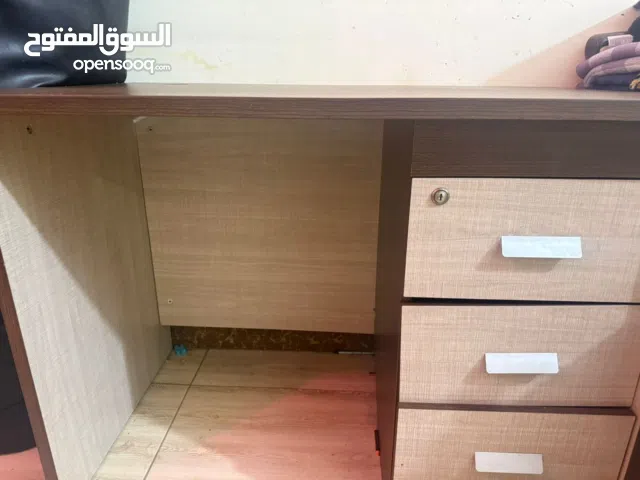 ميز دراسي ونوعيه جيده