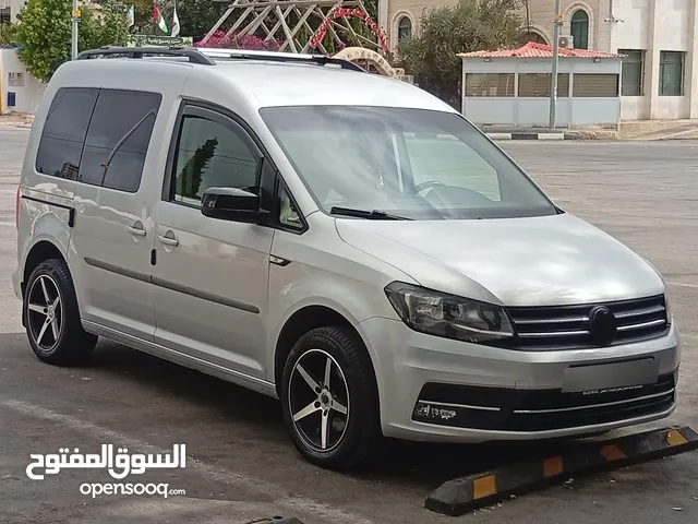 فولكس فاجن كادي