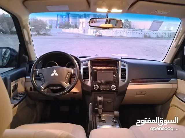 SUV Mitsubishi in Muscat