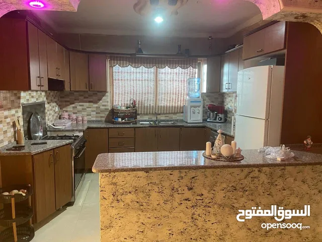 150 m2 3 Bedrooms Apartments for Sale in Zarqa Al Zarqa Al Jadeedeh