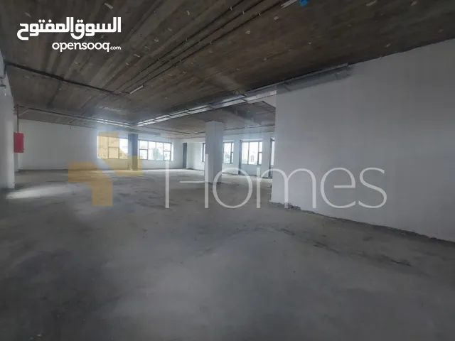 مكتب طابق اول في موقع مميز للايجار في عبدون بمساحة بناء 400م