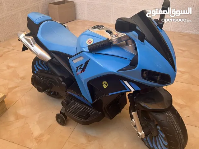 دراجة اطفال كهربائية بحالة ممتازة للبيع