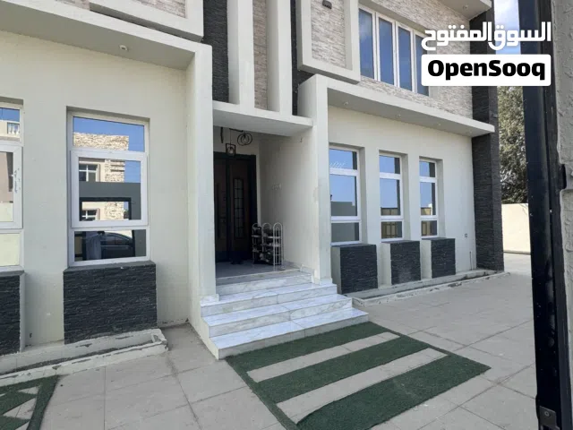 345 m2 4 Bedrooms Villa for Sale in Al Batinah Barka