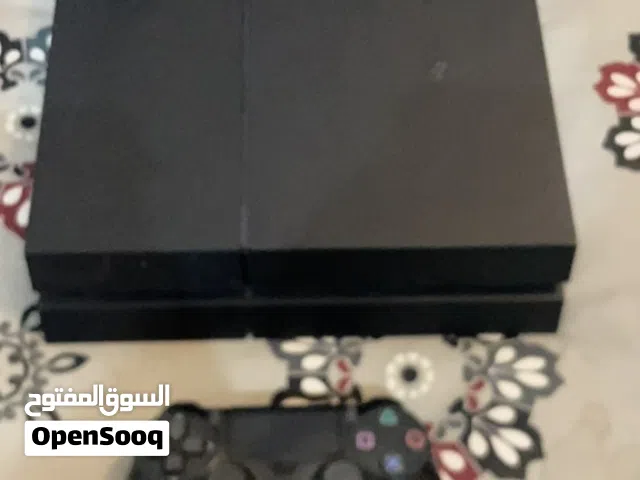 PlayStation 4 used no problems good condition with controller