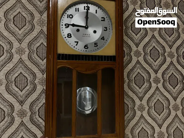 ساعة جدارية انتيكة