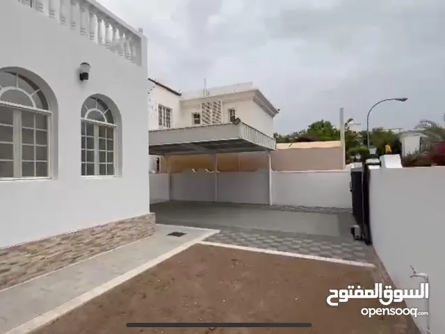369 m2 4 Bedrooms Villa for Sale in Muscat Ghubrah