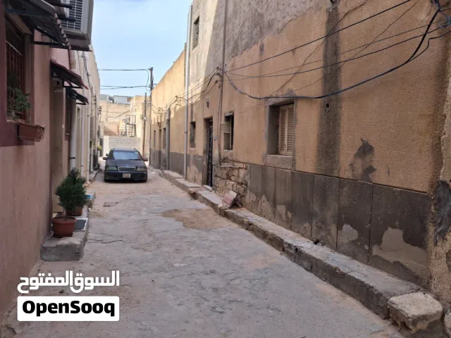 منزل في منطقة الفلاح ب325 ألف قابل للنقاش أوراق 100/100