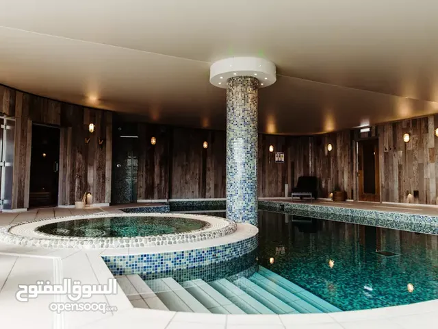 جيم مع الأجهزة وبركة سباحة للايجار