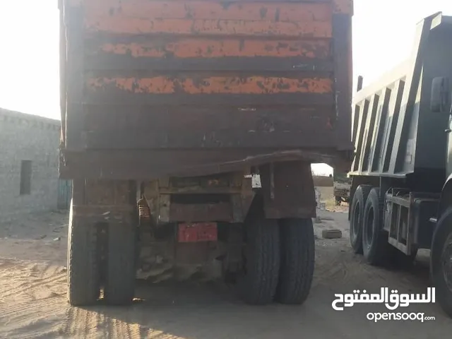 سياره مرسدس. بوزقلاب محمورين مجموعه محاله وكاله مع صندوق قلاب ميلر وكاله موديله 1983م