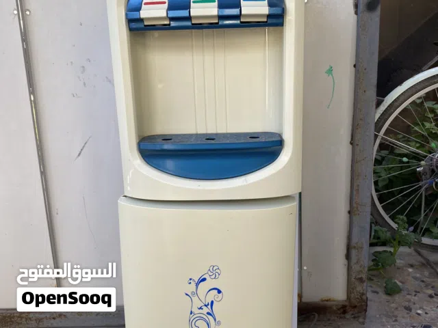 براد ماء شغال نظيف