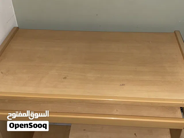 طاولة كمبيوتر