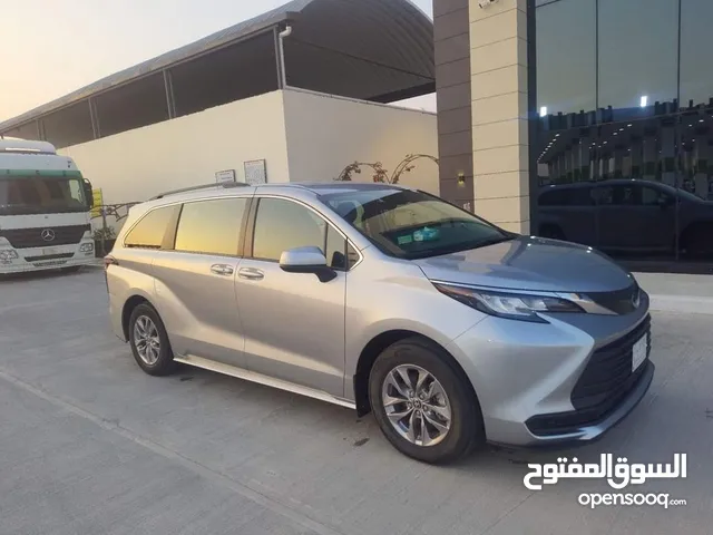 Used Toyota Sienna in Basra
